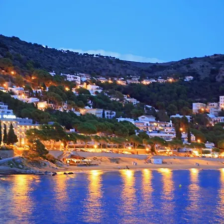 Отель Canyelles Platja 4*