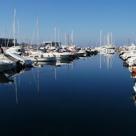 Отель Canyelles Platja 4*