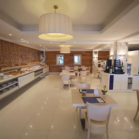 Canyelles Platja Отель 4*