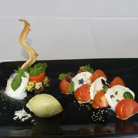 Отель Canyelles Platja 4*