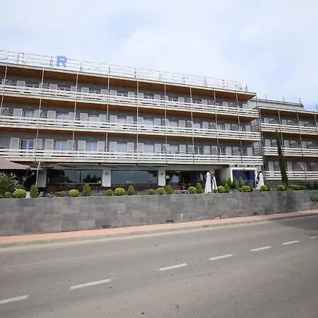 Otel Canyelles Platja 4*
